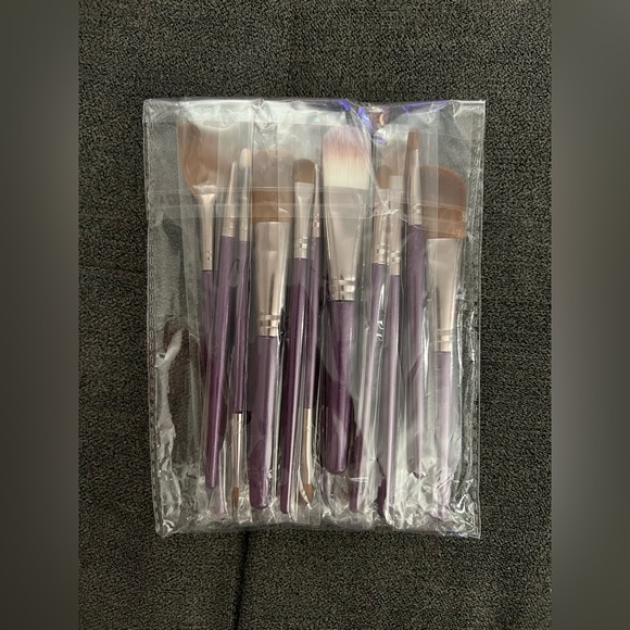 Purple make up brush set - 18 piece - Picture 4 of 5